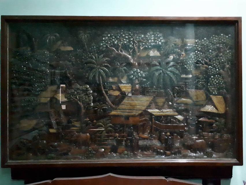 แผ่นไม้สักแกะสลัก ประดับฝาผนัง (บ้านทรงไทย) รูปที่ 2