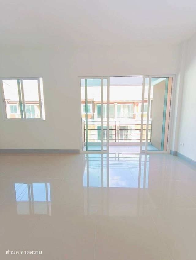 บ้านสร้างใหม่ พร้อมอยู่ ทำเลทอง! หมู่บ้านพนาสนธิ์วิลล่า ถนนลำลูกกาคลองสี่ ต.ลาดสวาย อ.ลำลูกกา จ.ปทุมธานี 12