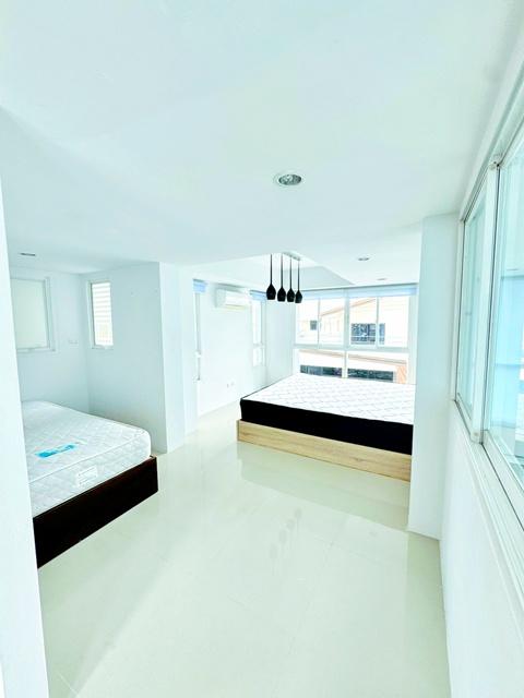 ใกล้ BTS เอกมัย 2 กม.ทาวน์โฮม 3.5 ชั้น เอกมัย10-12 พร้อมชั้นลอย 3 นอน 3 น้ำ 27 ตร.ว. 340 ตร.ม.ทำเลปรีดี พนมยงค์ ดองกี้ ม รูปที่ 7