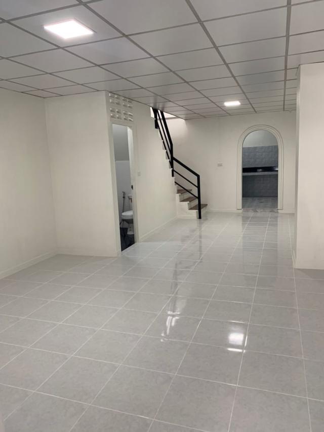 ขาย :ทาวน์เฮาส์ 2 ชั้น, เนื้อที่ 17 ตรว. หมู่บ้านอรุณธร ถนนสุขาภิบาล 5 ซอย 45