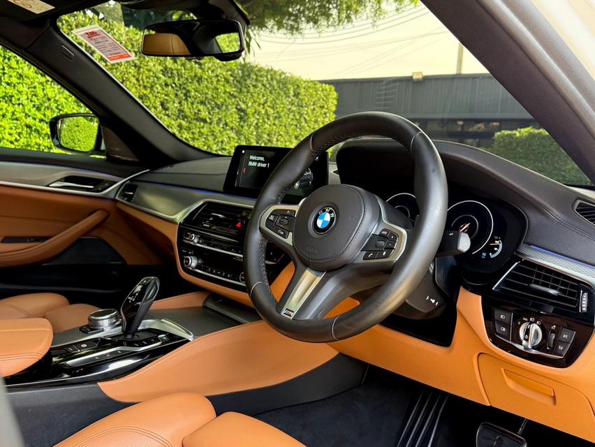 2020 BMW 530e MSPORT รถมือเดียวออกป้ายแดง รถวิ่งน้อย รถเข้าศูนย์ตามระยะ ไม่เคยมีอุบัติเหตุครับ 10