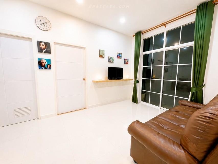 For Sale — Large Pool Villa Compound, Huai Yai PattayaSpacious pool villa compound for sale in Huai Yai, Pattaya, three houses on a land plot. 5