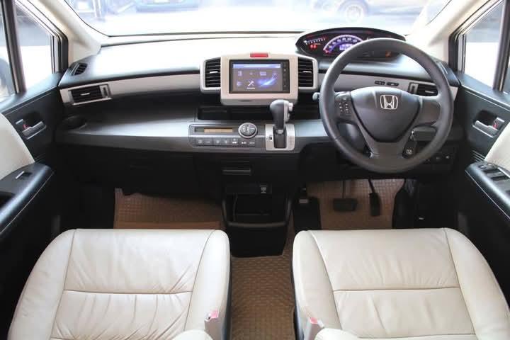 ปล่อยขาย Honda Freed 4