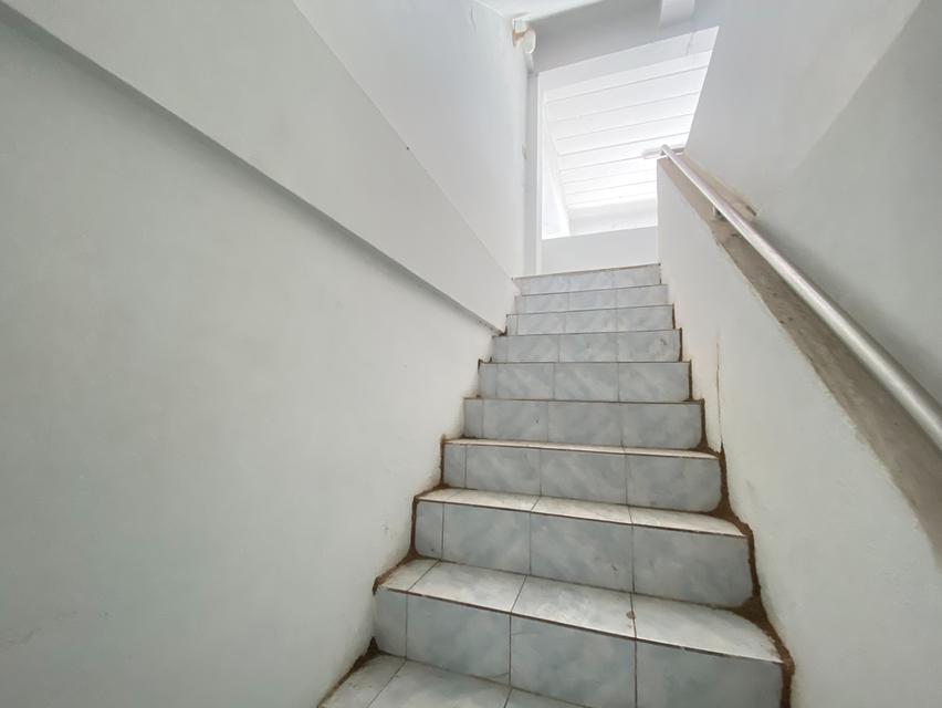 ขายด่วน!! อาคารพาณิชย์ 2 คูหาด้านหน้าทะลุกัน ทำเลดี จ.อุดรธานี (OSS-098) 7