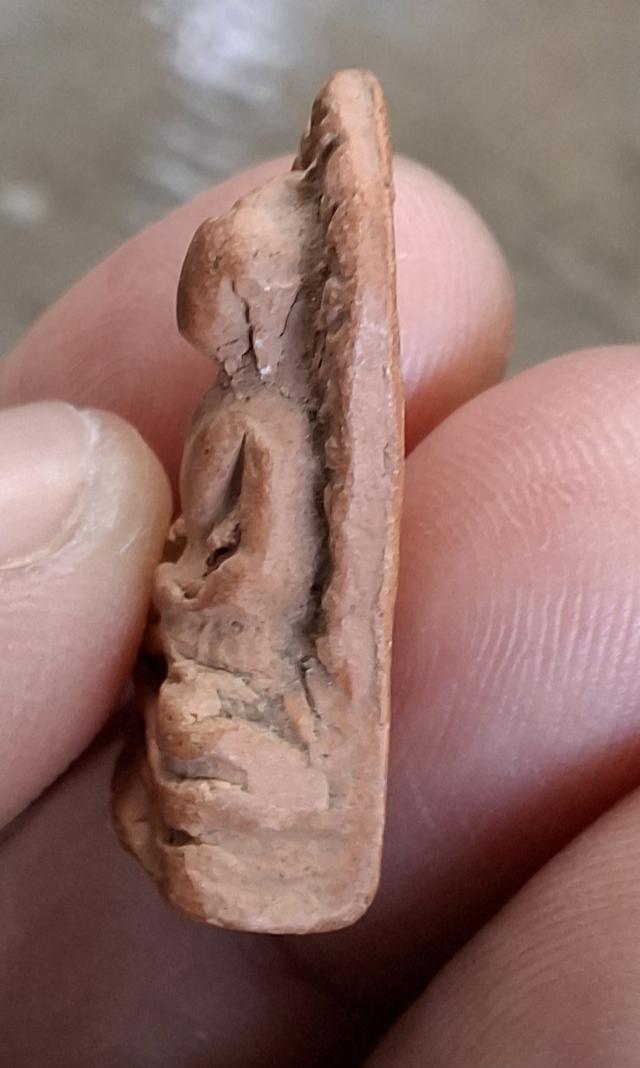 พระรอดเนื้อดิน สนใจทักสอบถามได้ค่ะ รูปที่ 3