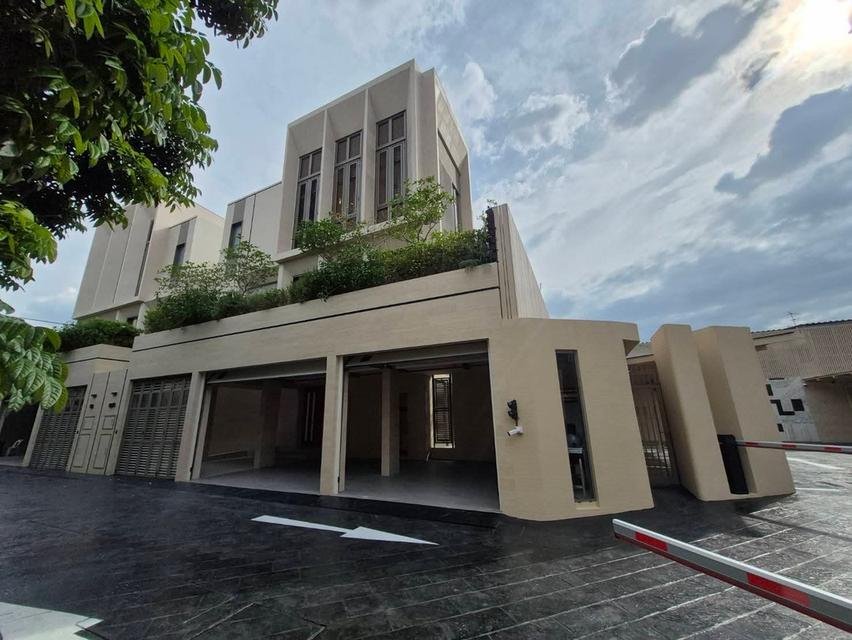 บ้านเดี่ยว 3 ชั้น ย่านสาทรถนนจันทน์ 1