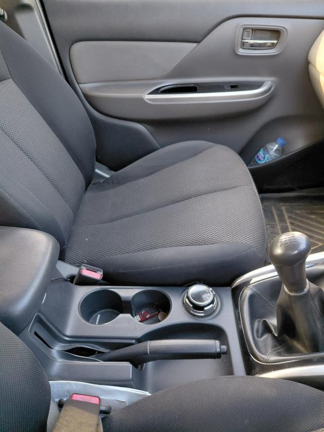 Triton 4WD 4 ปรตู เครื่อง 2.4 ปี2015 รูปย่อยที่ 4