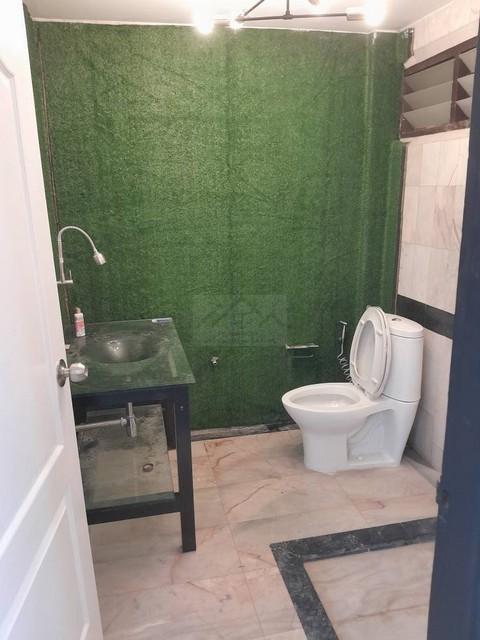 ขายทาวน์เฮ้าส์ 3 ชั้น 2 คูหา 52 ตรว. 700 ตรม. ทำเลทอง พระราม 9 ซอย 11 ** พร้อมผู้เช่า Yield 6.2% ต่อปี 3