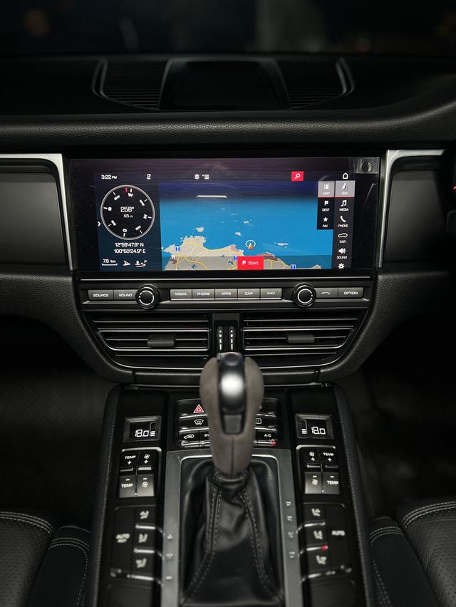 Porsche Macan 2.0 4WD 6