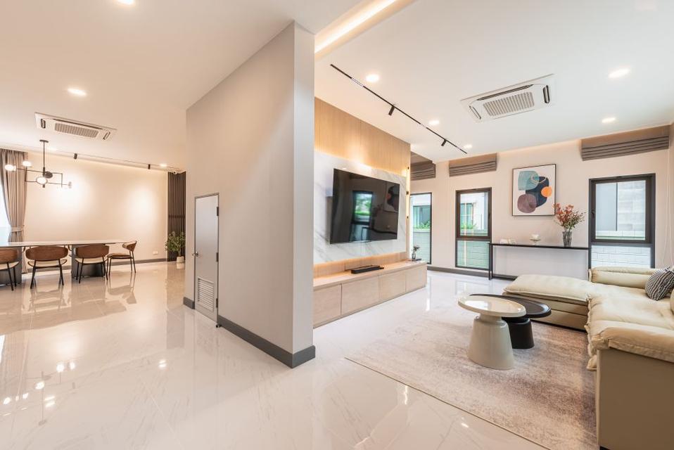 ให้เช่า / ขาย บ้านหรู มือ 1 (แต่งเสร็จ) The City บางนา ใกล้ Mega Bangna 5