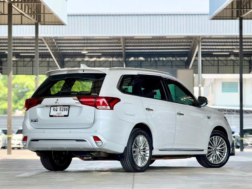 Mitsubishi Outlander PHEV 2.4 GT Premium 4WD ปี 2022 รุ่นท็อปสุด 4