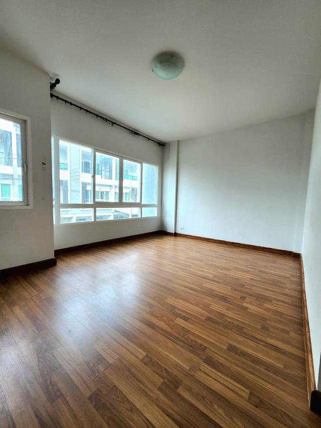 ทาวน์โฮมวัชรพล หมู่บ้าน The Ricco Town วัชรพล ถนนร่วมมิตรพัฒนา รามอินทรา บางเขน 7