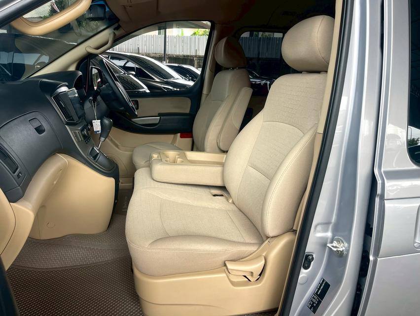 Hyundai H1 2.5Touring ปี18 14