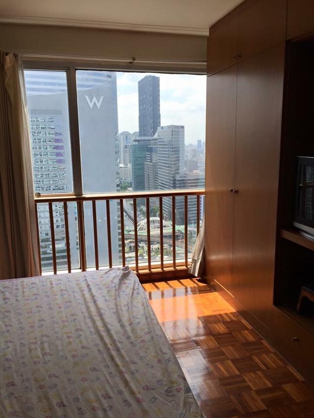 Furnished room for rent on Sathorn Road at Silom Suite Condo opposite the AiA Sathorn Tower very close to BTS St.Louis 8