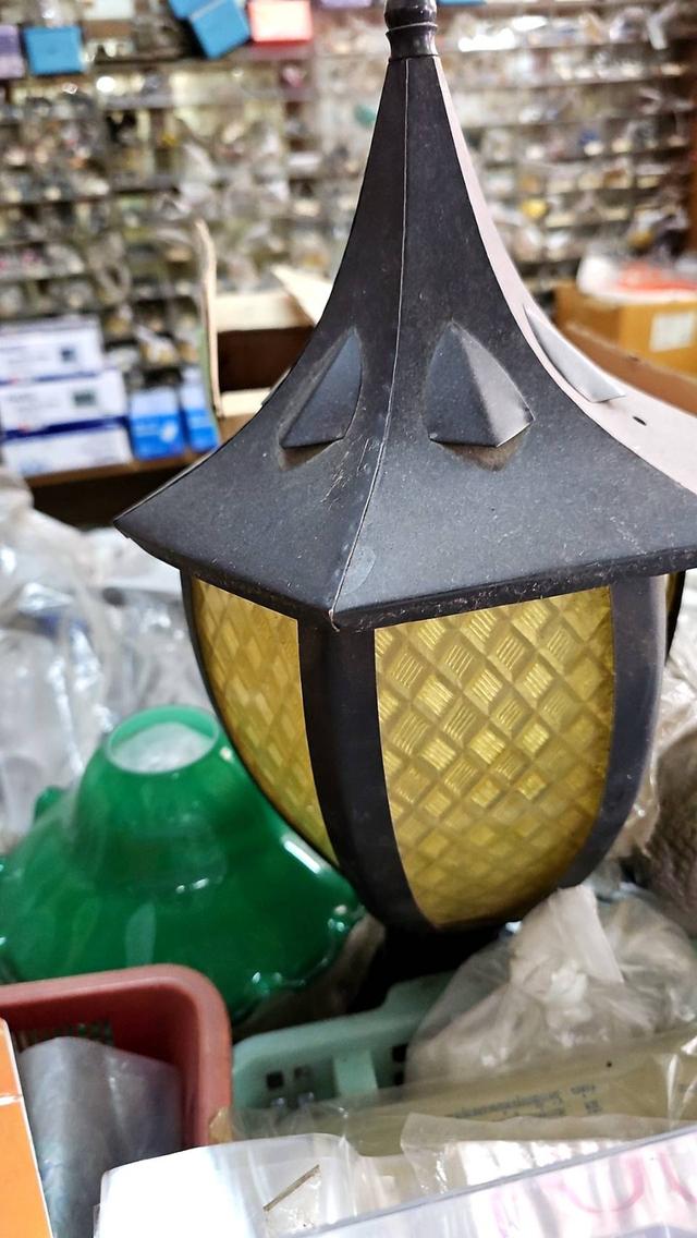 โคมไฟเก่าเก็บโละสต็อก 10