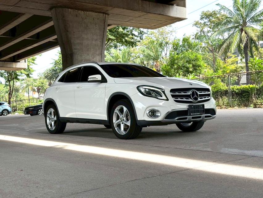 ขายรถ Benz GLA200 W156 ปี 2019 สีขาว เกียร์ออโต้