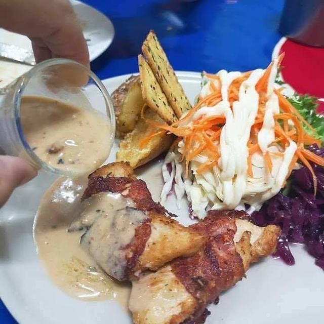 ขายทาวน์โฮมขนาด 16 ตรว 2ชั้น 2ห้องนอน 1ห้องน้ำ แถมแอร์ 2เครื่อง ขนาด 12,000btu / ขนาด 18,000btu ราคา 750,000บาท รังสิตคลอง 9 Tel.083 871 1805 8