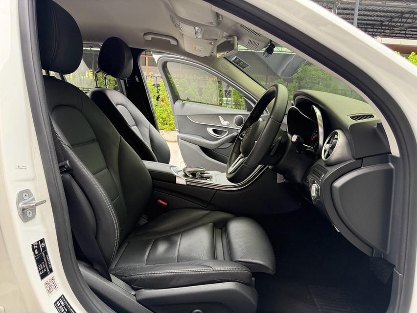 (แจ้งรหัสรถ AP9985) Benz C220d AV Facelift ปี2020 สีขาว รูปที่ 9
