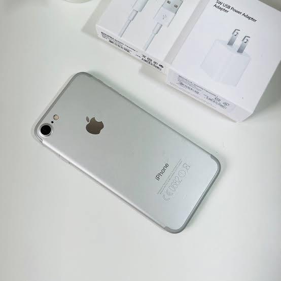 iPhone 7 สีขาว
