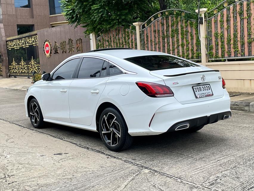 MG 5 1.5 X SUNROOF ปี 2022 สภาพป้ายแดง