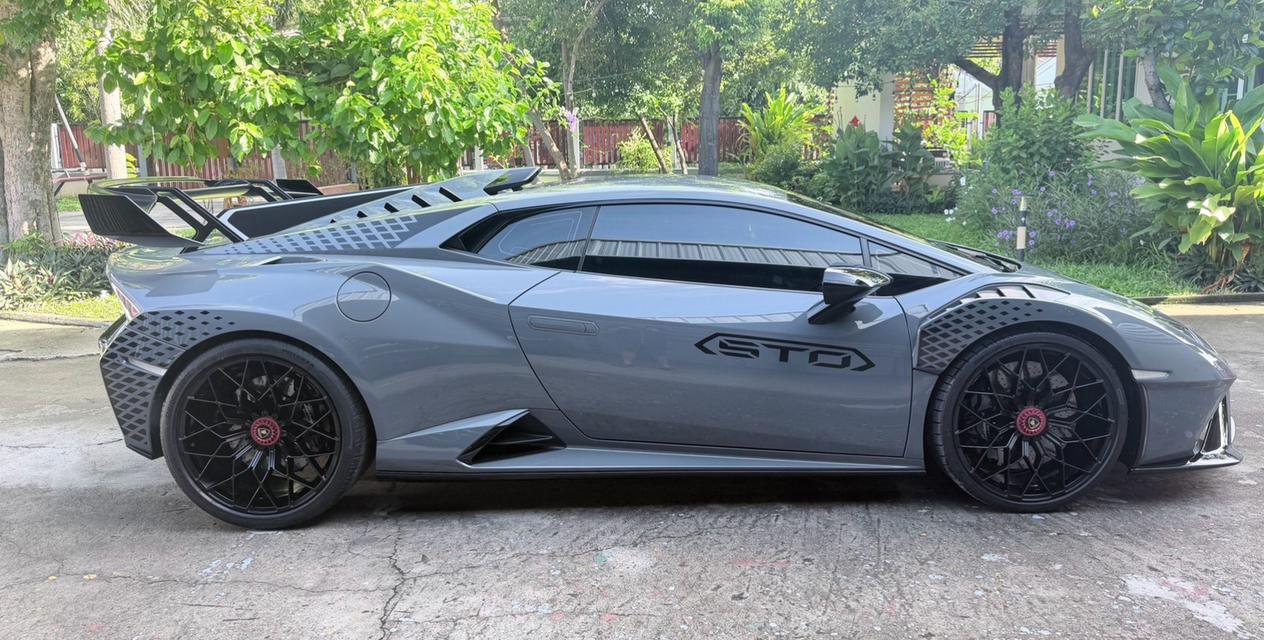 Lamborghini huracan STO รูปที่ 4