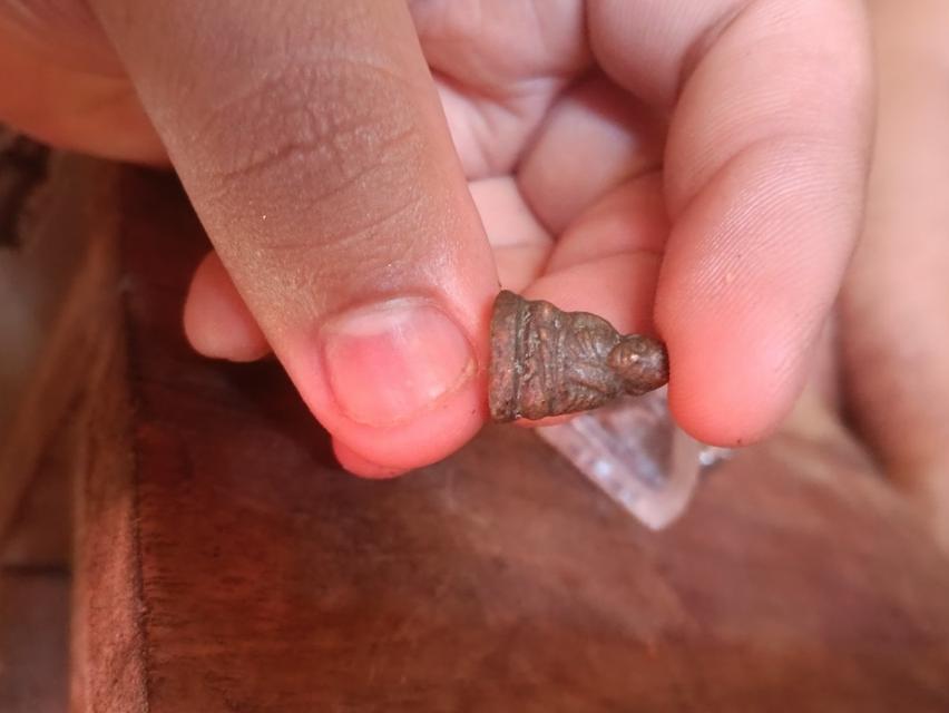 หลวงพ่อเงิน ปืนแตก ราคา5000 2