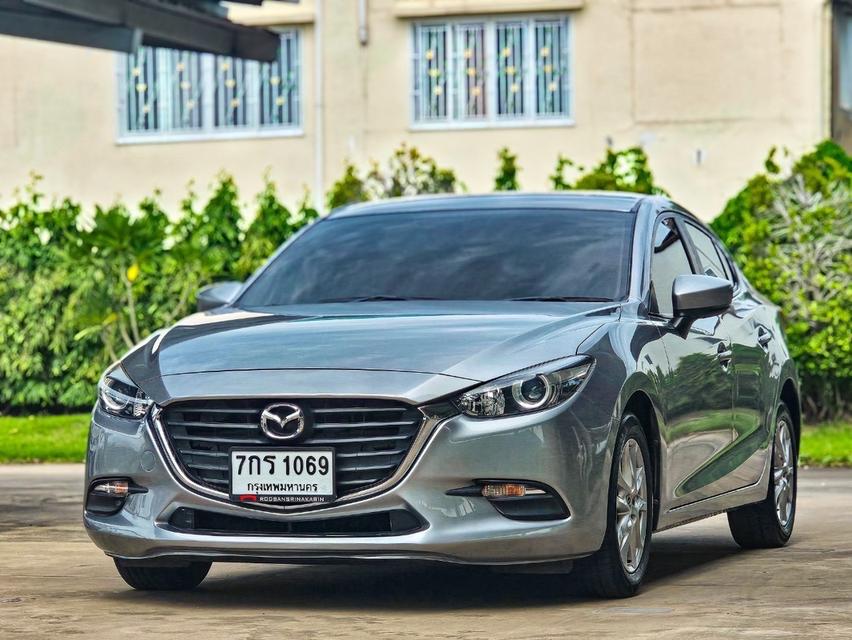Mazda3 4