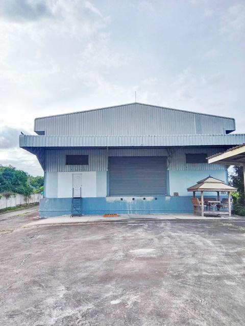 รร.อนุบาลบ้านแม่น้ำคู้ 2.8 กม 2ไร่ นิคมอุตสาหกรรม WHA4 3.6กม. ขาย-ให้เช่าโรงงาน 2,012 ตร.ม. ตลาดแยกพวงมาลัย 1.9 กม. 2ชั้ 3