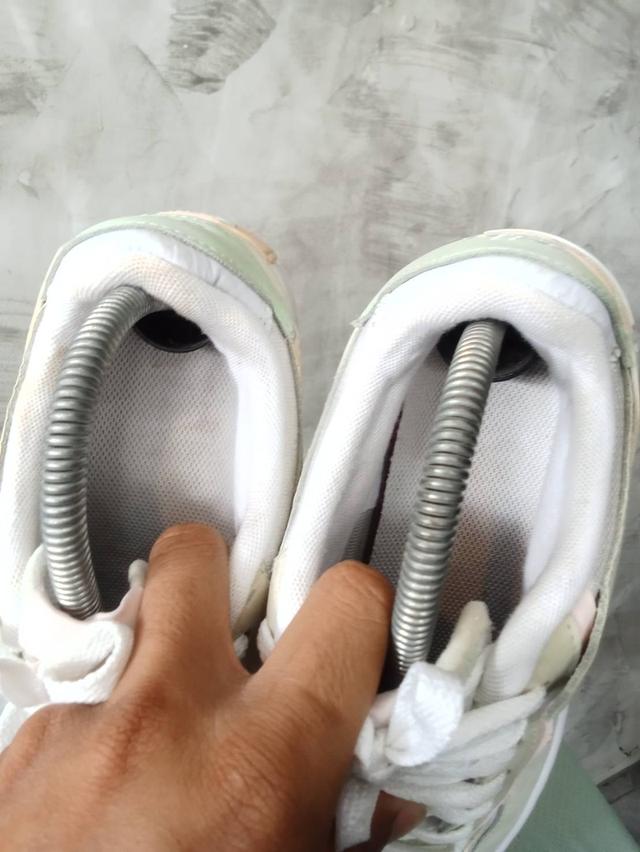 รองเท้าผ้าใบ nike เบอร์ 38 ยาว 24 เซน งานมือสอง เบอร์ 37-37.5 ใส่ได้ รูปย่อยที่ 2