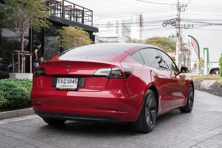 TESLA MODEL 3 รีบขาย 2