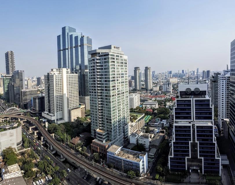 Furnished room for rent on Sathorn Road at Silom Suite Condo opposite the AiA Sathorn Tower very close to BTS St.Louis 14