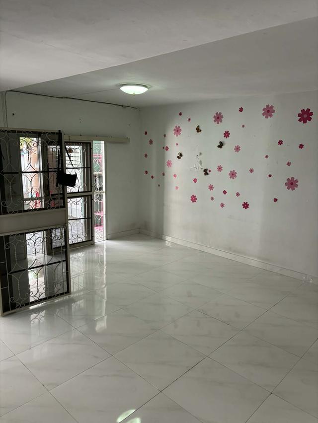 ขายทาวน์เฮ้าส์ 2 ชั้น หมู่บ้านพฤกษา12/1 คลองหลวง คลองสาม 8