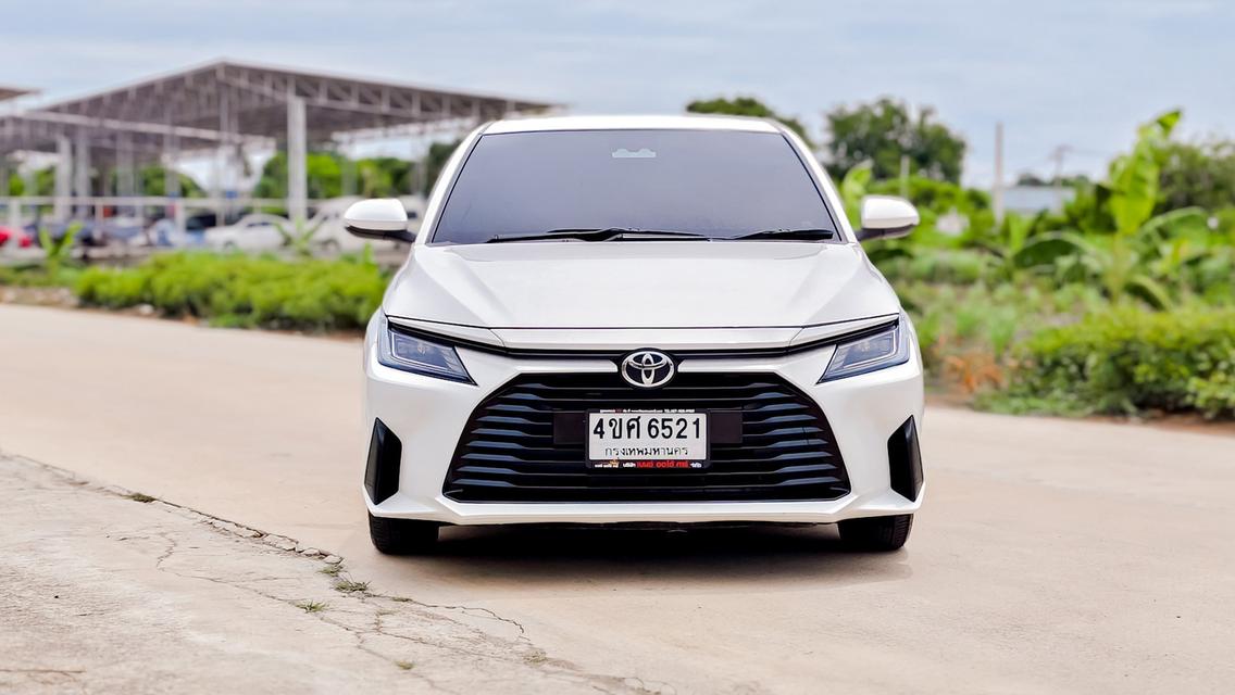 toyota yaris รุ่น smart ประหยัดน้ำมัน