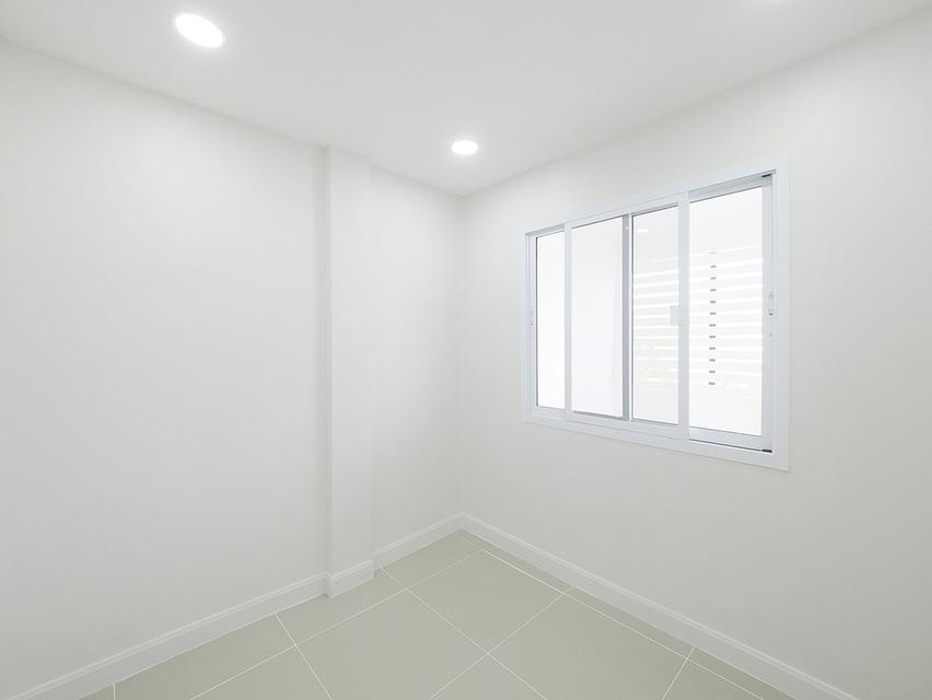 ขายทาวน์เฮ้าส์ 2 ชั้น ม.สวีทโฮมปาร์ค ขนาด 30.7 ตร.ว. 4นอน 3น้ำ 1จอดรถ [บางบัวทอง-ไทรน้อย] ขาย 1.99ล้าน 12