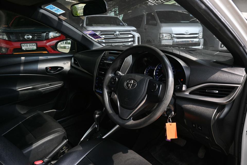 Toyota Yaris 1.2 E 2018 4