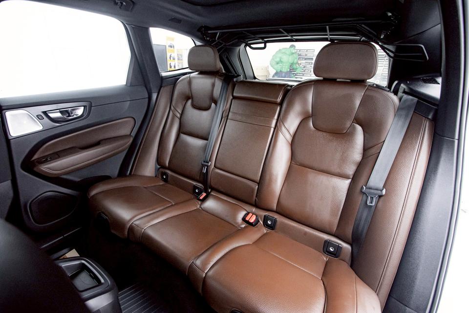 VOLVO XC60 2.0 RECHARGE T8 R-DESIGN 4WD 2021  6