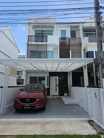 ให้เช่าทาวโฮม โครงการบ้านใหม่ ซอยกรุงเทพกรีฑา7 หลังมุม ย่านหัวหมาก บางกะปิ รามคำแหง พัฒนาการ ศรีนครินทร์