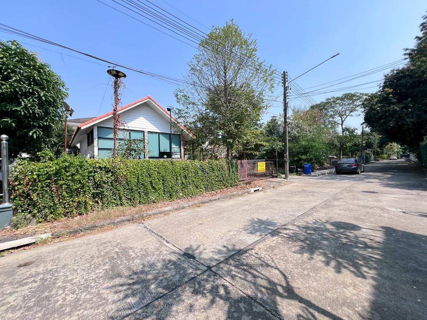 ขายที่ดินพร้อมสิ่งปลูกสร้าง หมู่บ้านสราญสิริ นาวาร่า คลอง2 คลองหลวง 2