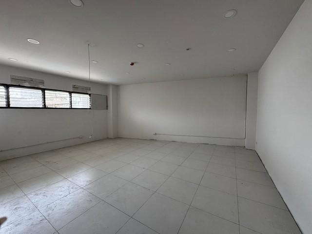 ให้เช่าสำนักงาน 4 ชั้นถนน สุขสวัสดิ์ ย่านพระประแดงที่จอดรถ16 คัน 8