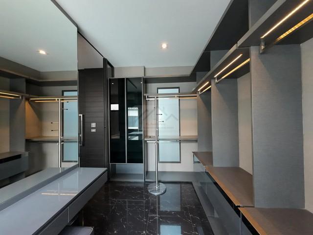 ให้เช่าทาวน์โฮม 3 ชั้น 29.9 ตร.ว. The Landmark เอกมัย-รามอินทรา Luxury ใกล้เลียบด่วน 8