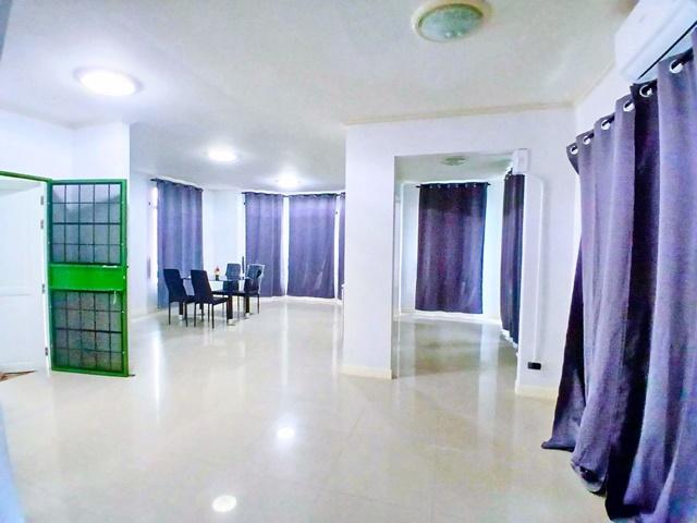 เปิดซิง! คฤหาสน์ บ้านเดี่ยวพร้อมเข้าอยู่ 2ชั้น 100ตรว. แม็คโคร ร่มเกล้า 3.9 กม. 3นอน รถไฟฟ้าสีชมพู ตลาดมีนบุรี 2.6 กม.3น 6