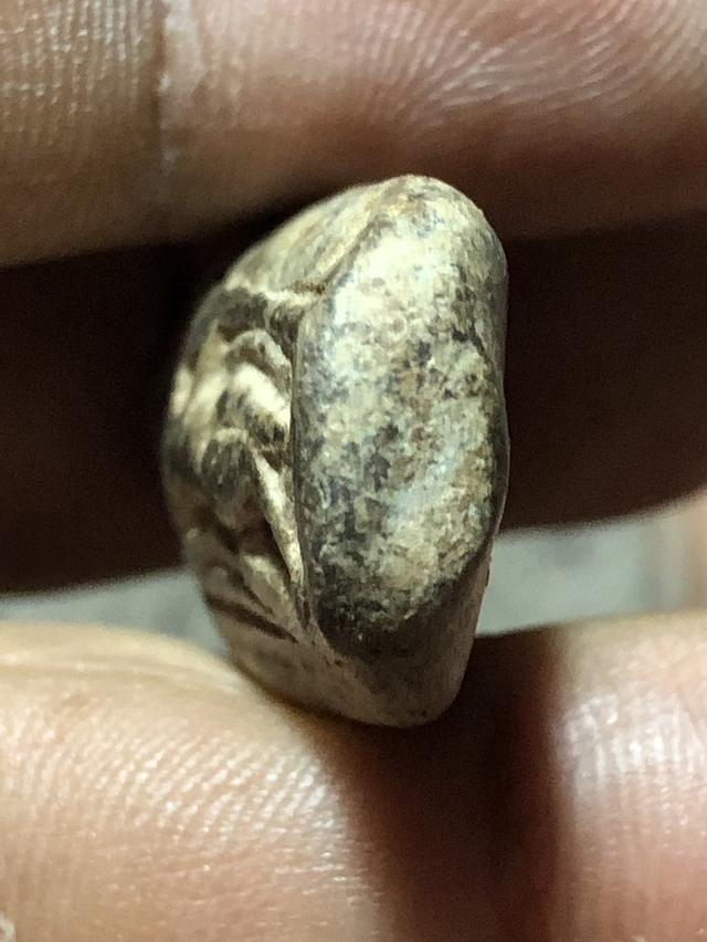 พระลีลาเม็ดขนุนเนื้อดิน รูปที่ 4