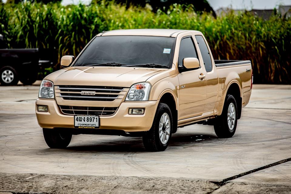 Isuzu D-Max 2.5 SLX Space Cab เกียร์ธรรมดา สีน้ำตาล ปี 2005