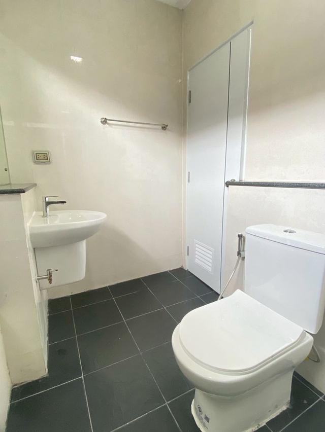 ขาย ทาวน์เฮาส์ 2 ชั้น ,เนื้อที่ 38 ตารางวา หมู่บ้านเดอะวิลล่า วงแหวน-รามอินทรา ซอยคู้บอน 27 แยก 10 แขวงท่าแร้ง เขตบางเขน กรุงเทพฯ 16