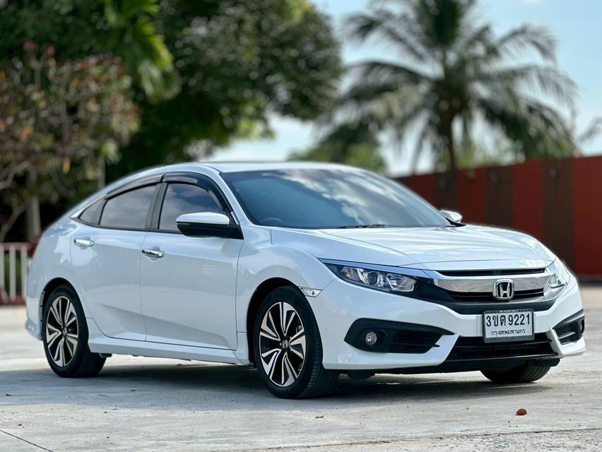รหัสรถ PAT9221 Honda Civic FC 1.5Turbo สีขาว ปี2019