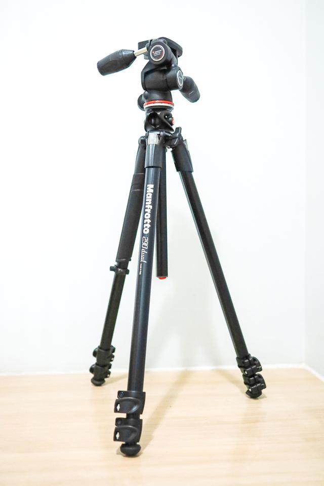 ขายขาตั้งกล้อง Manfrotto/290-dual-kit-alu3-sec มือสองสภาพดี ใช้งานได้เต็มประสิทธิภาพ