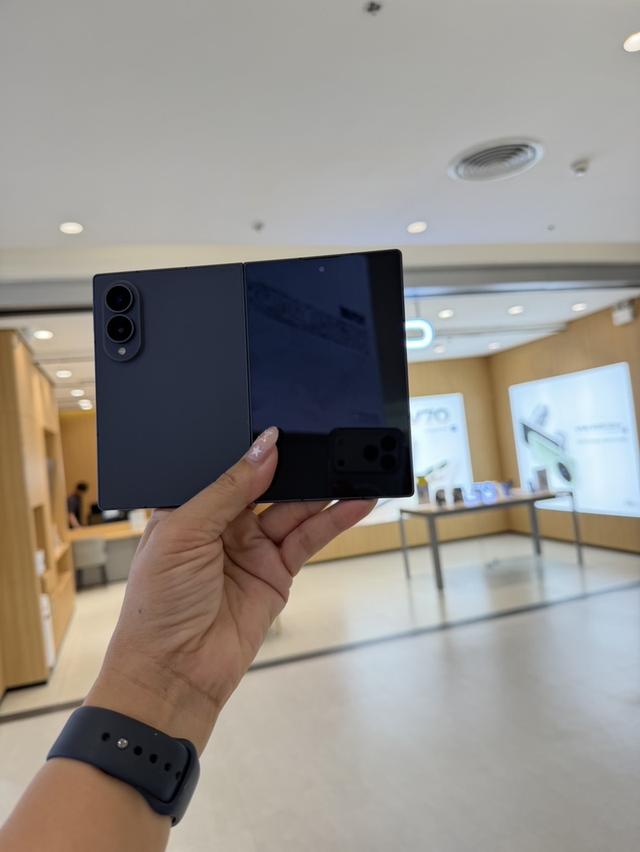 Samsung Z Fold 8 ครบกล่อง