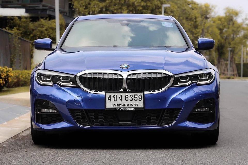 BMW 330e M Sport ปี 2021 ไมล์ 12x,xxx โล สามารถวิ่งด้วยระบบไฟฟ้า 60 โล รูปย่อยที่ 2