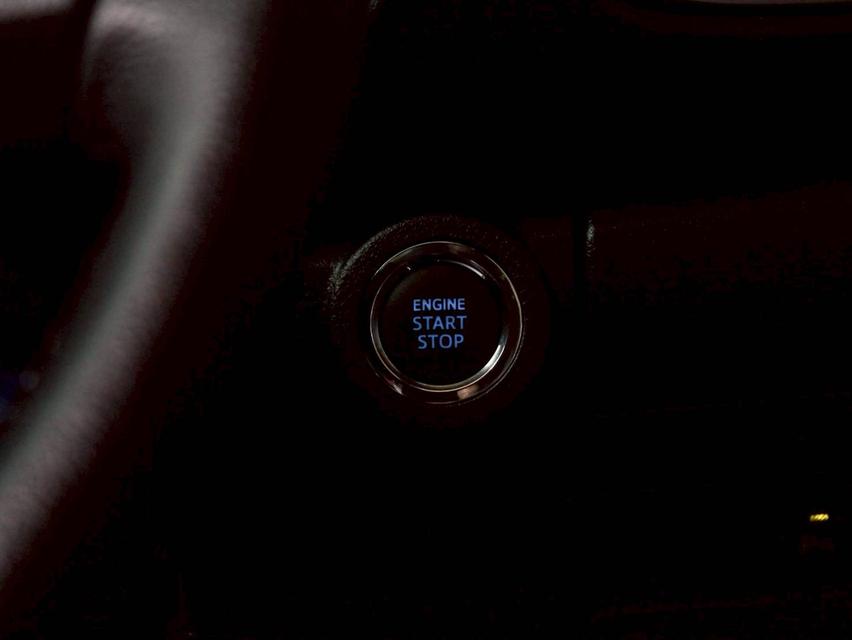 TOYOTA FORTUNER, 2.4 V 4WD LEADER ปี 2022  โฉม ปี15-ปัจจุบัน 15