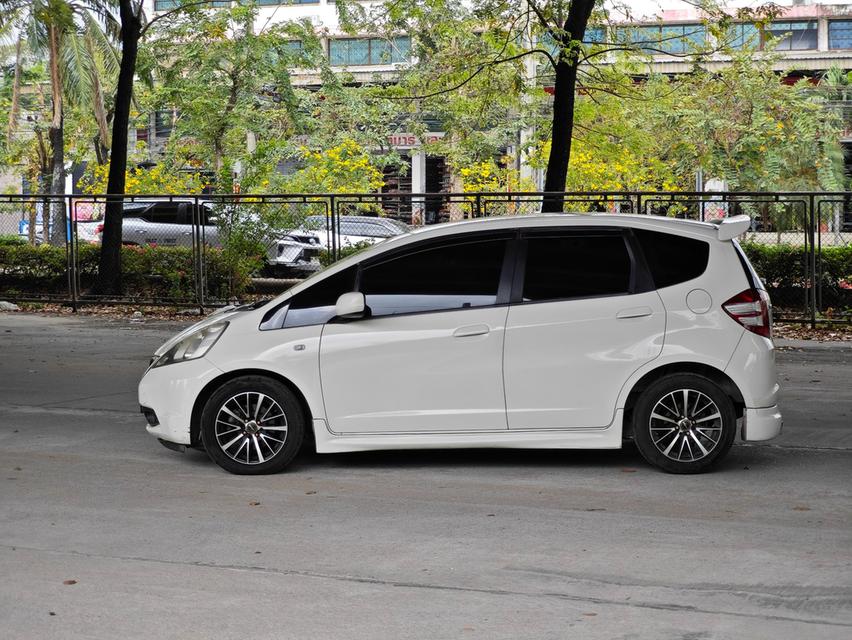 ขายรถ Honda Jazz 1.5S ปี 2010 สีขาว เกียร์ออโต้ 7